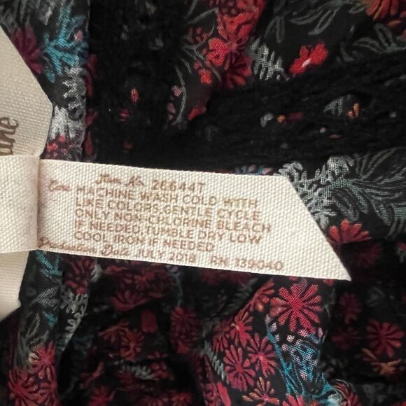 Matilda Jane Shirt Women Large Red Blue Carol Top Crochet Boho Cottagecore - Picture 9 of 9